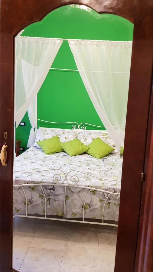Amanda'S Dream Apartment Таранто Екстериор снимка