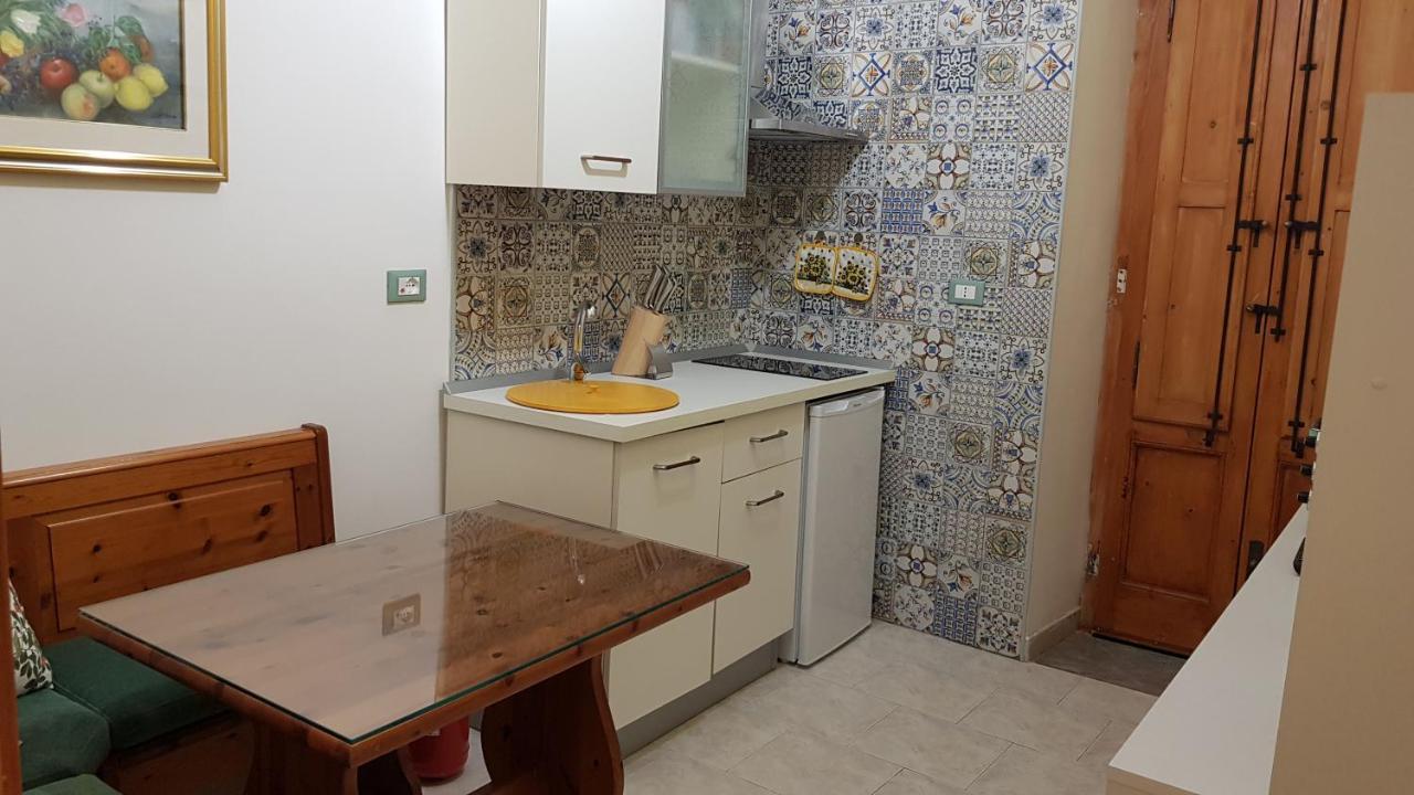 Amanda'S Dream Apartment Таранто Екстериор снимка